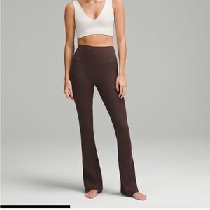 High-rise ribbed mini- flare pants *regular